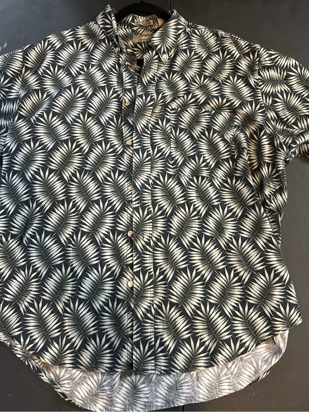 Men's Black & White Palm-Print Short-Sleeve Button-Down Shirt
